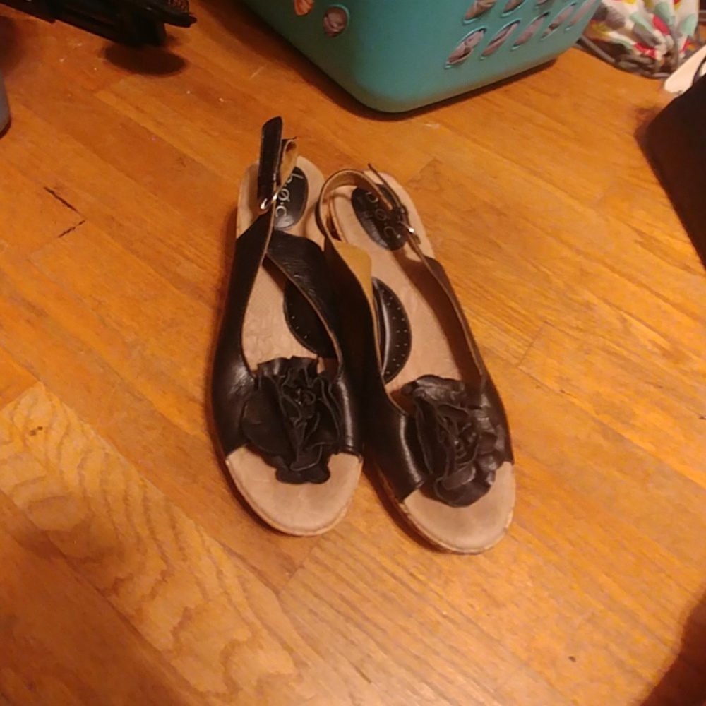 B.o.c wedge sandals